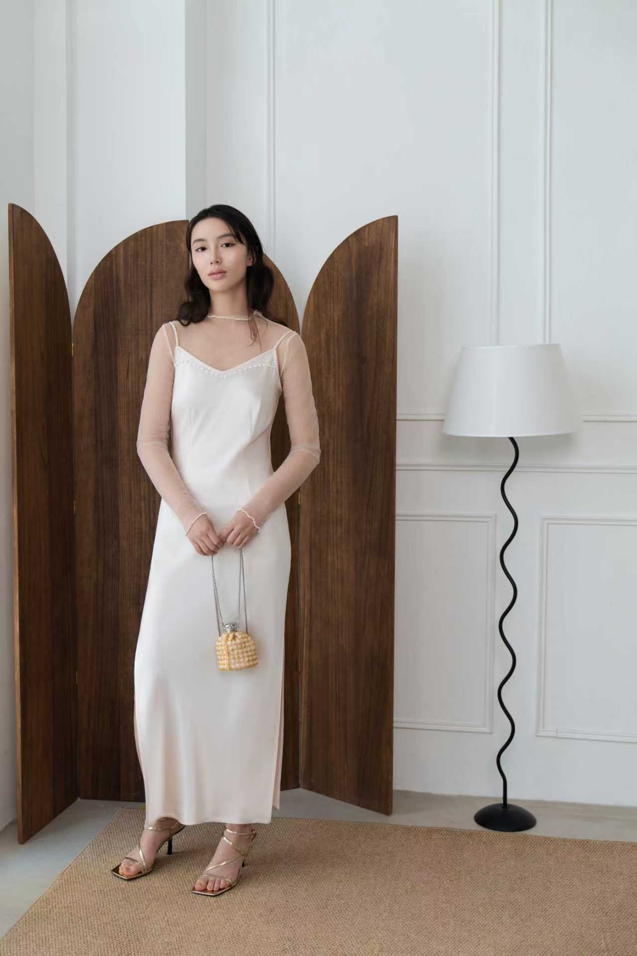 Libre藕粉色珍珠领口蕾丝网纱上衣